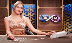 Infinite Blackjack da Evolution com quantidade ilimitada de jogadores por mesa